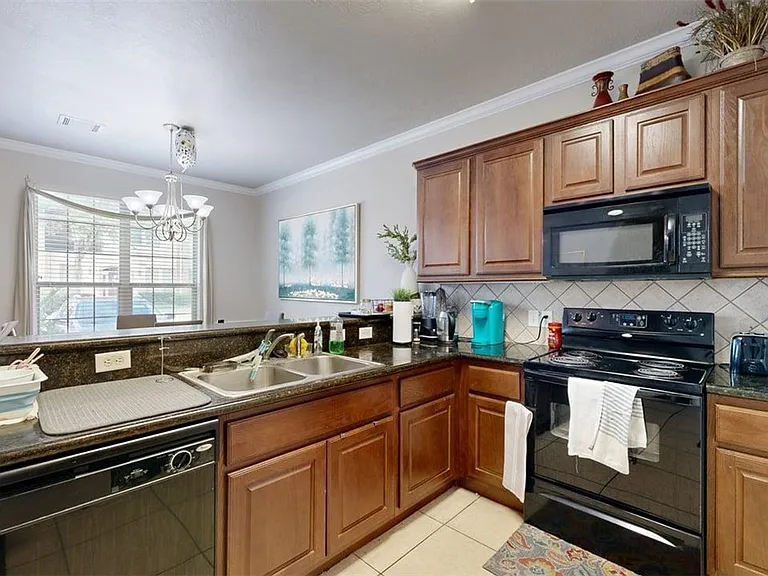 141 Forest Dr — Photo 6