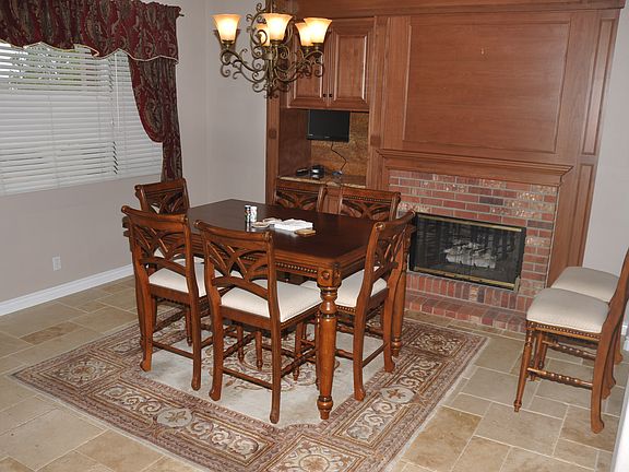 dining room w/built in