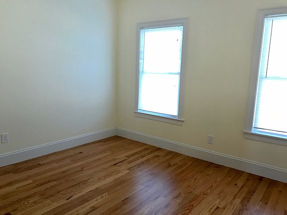 3rd image of 59 W 7th St #3