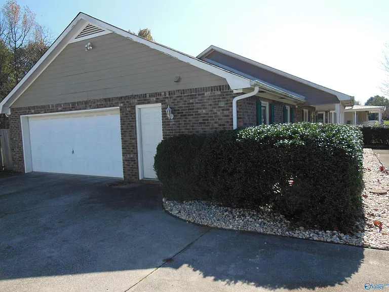 549 Wade Rd SE — Photo 25