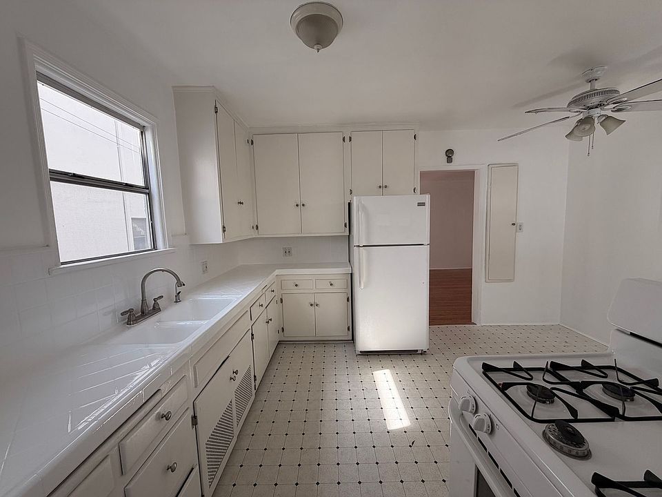 1st image of 820 N Edinburgh Ave #822