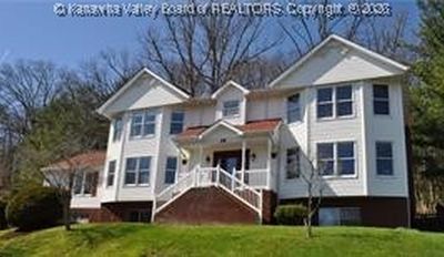 18 Carriage Rd, Charleston, WV, 25314