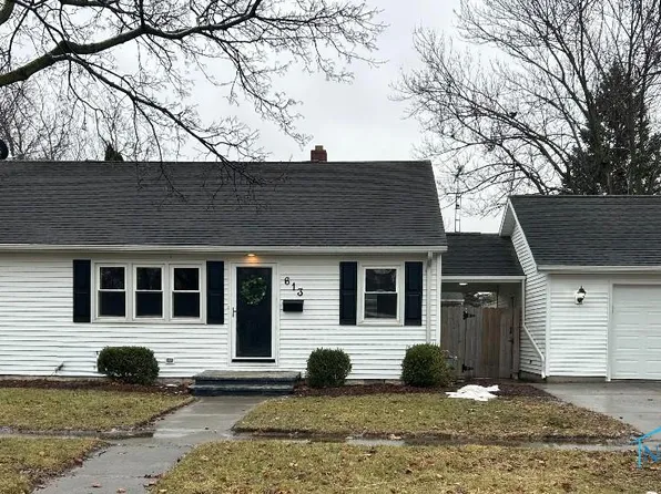 613 W Yeasting St, Gibsonburg, OH 43431