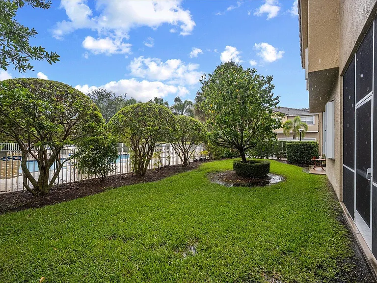 112 Lighthouse Cir #G — Photo 12