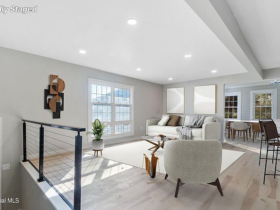 3rd image of 7 W Circular Court