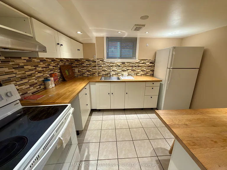 86 Lesmount Ave #2 — Photo 10