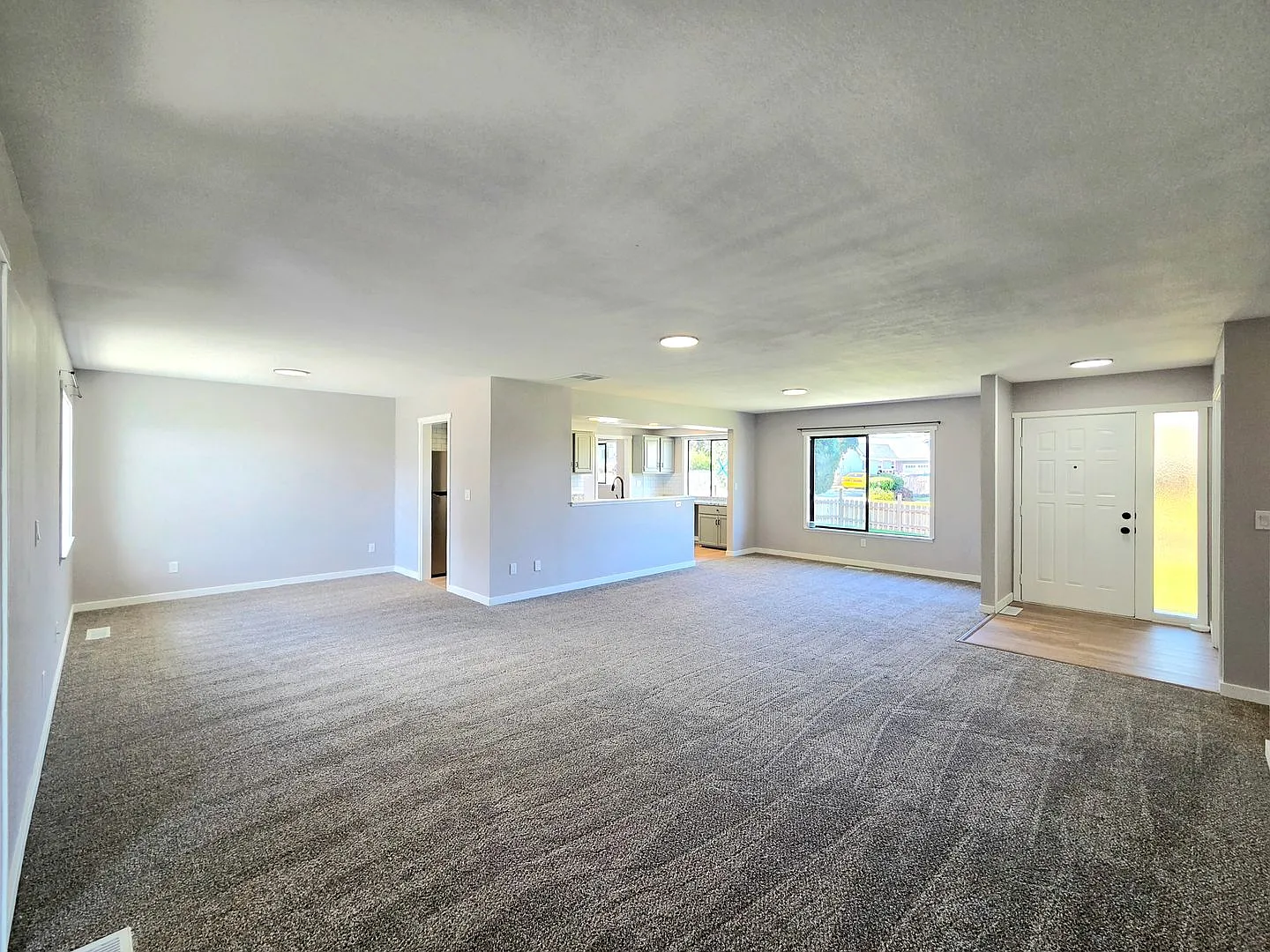 Beautifully Renovated 3-Bed. + Den, 2-Bath Rambler For Rent! ** Landscaping Included!! ** + W/D! — Photo 2