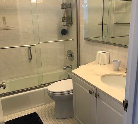 4th image of 2800 N Lake Shore Dr APT 2611