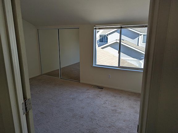 4th image of 8 Fawn Ct #8