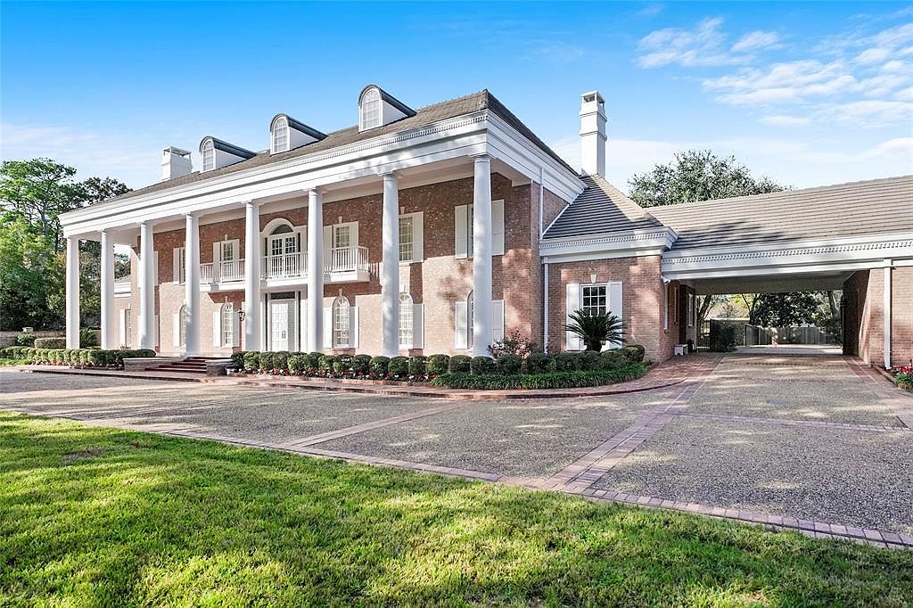 11122 Beinhorn Rd, Houston, TX 77024 | Zillow