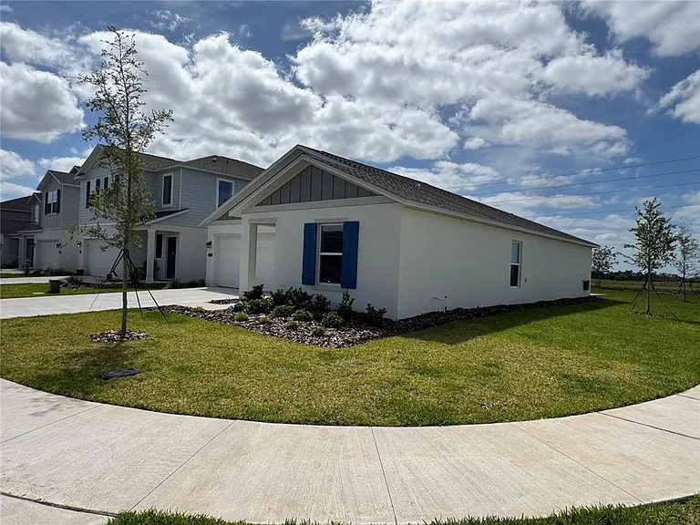 2405 Bluestone Rd — Photo 3