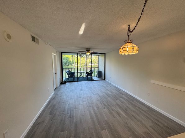 800 Cove Cay Dr UNIT 2D
