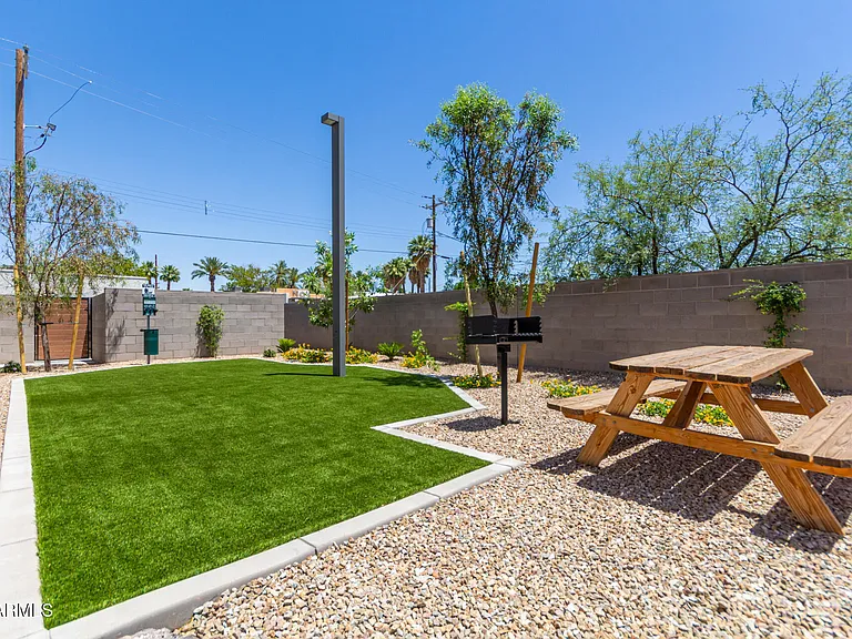 1642 E Monte Vista Rd #2 — Photo 27