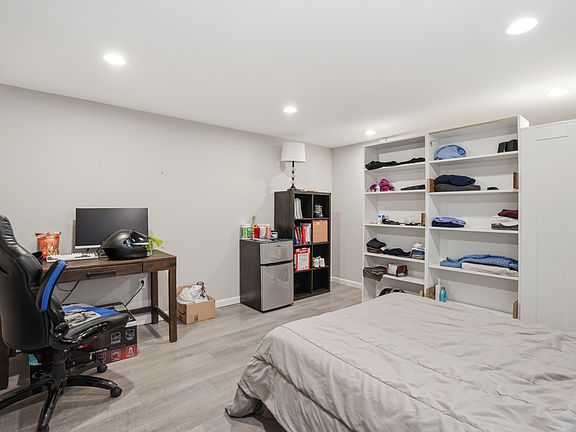 4th image of 9244 Limestone Pl #B