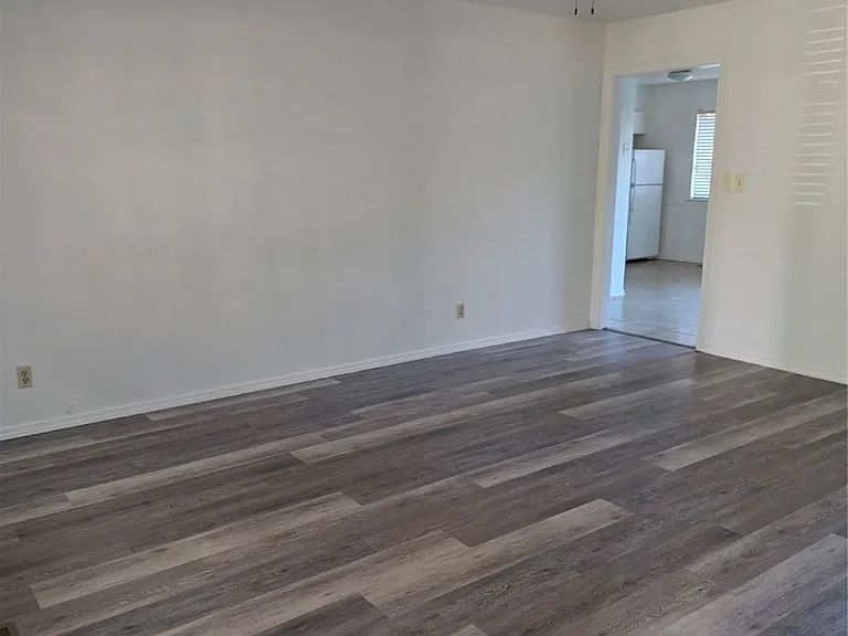 3329 E 47th Pl — Photo 7