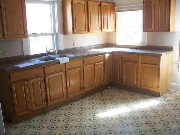 5th image of 209 Oliver St