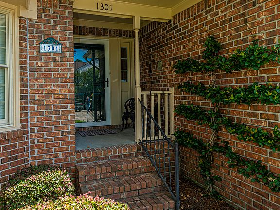 4th image of 1301 Audubon Ct