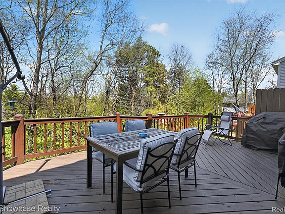 3rd image of 6626 Ridgeview Dr