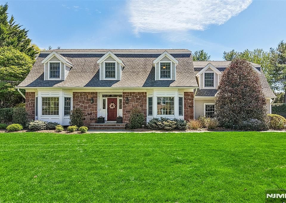 1st image of 408 Drury Ln