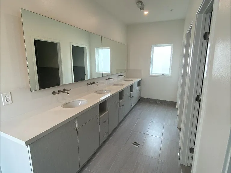 626 Landfair Ave #11 — Photo 25
