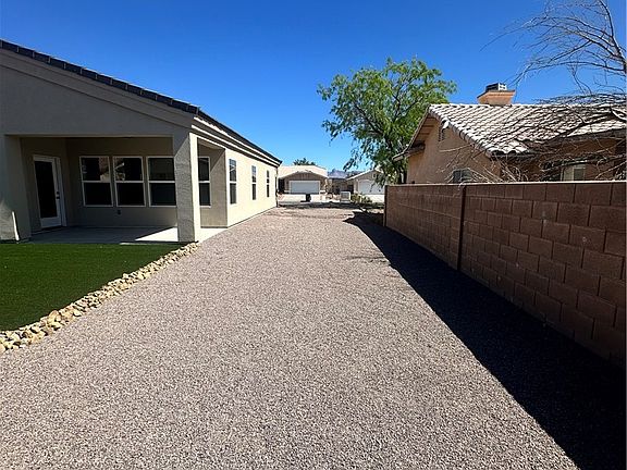 3rd image of 5763 S Ruth Dr