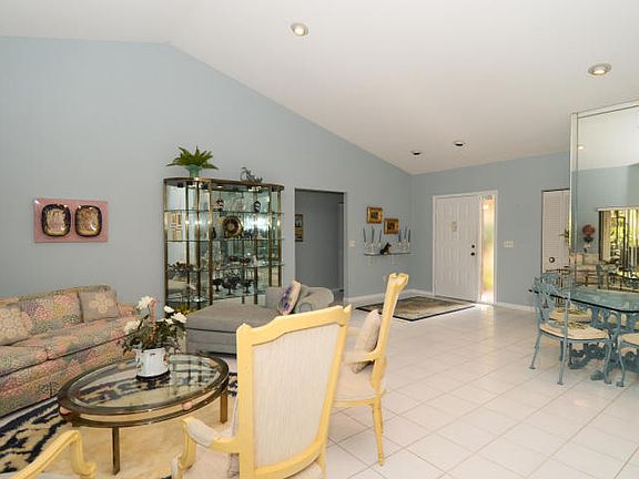4th image of 5686 Willow Creek Ln