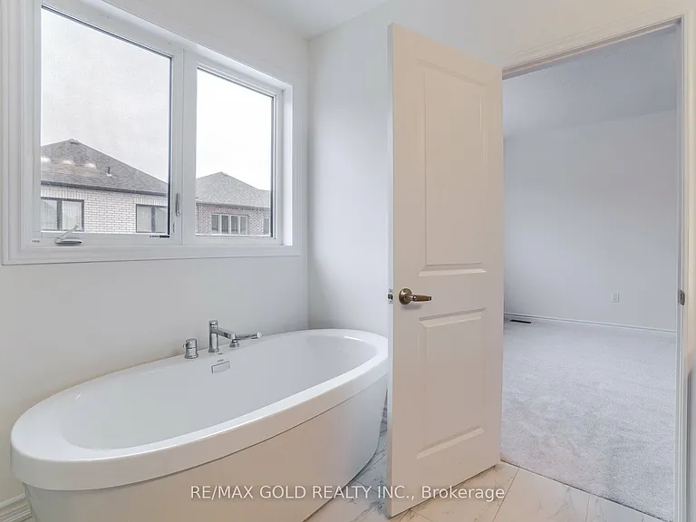 26 Del Grappa St — Photo 27