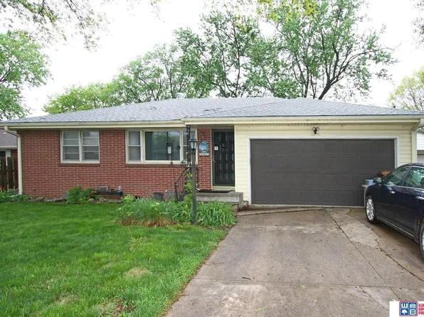 5241 S 50th St, Lincoln, NE 68516