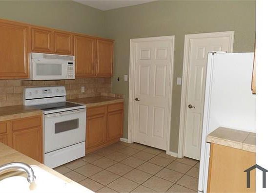 3rd image of 9860 Cedarcrest Dr