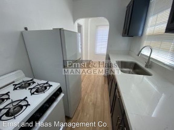 4th image of 828 Belmont Ave #822