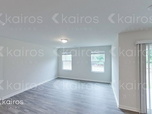 3rd image of 2501 Kenton Ct SE