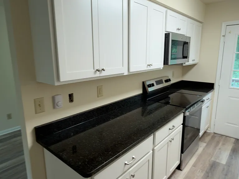 303 Green St #2 — Photo 7