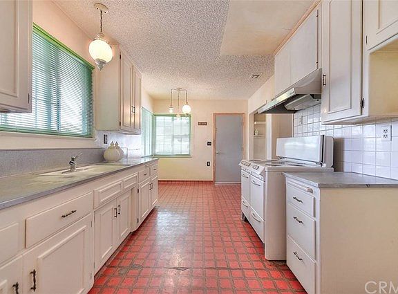3rd image of 149 Diane Way