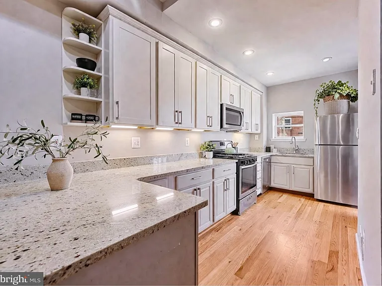 1628 S Charles St — Photo 8