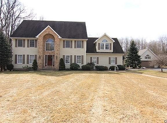 4th image of 638 Clifton Park Center Rd