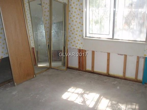 5th image of 776 N Sloan Ln
