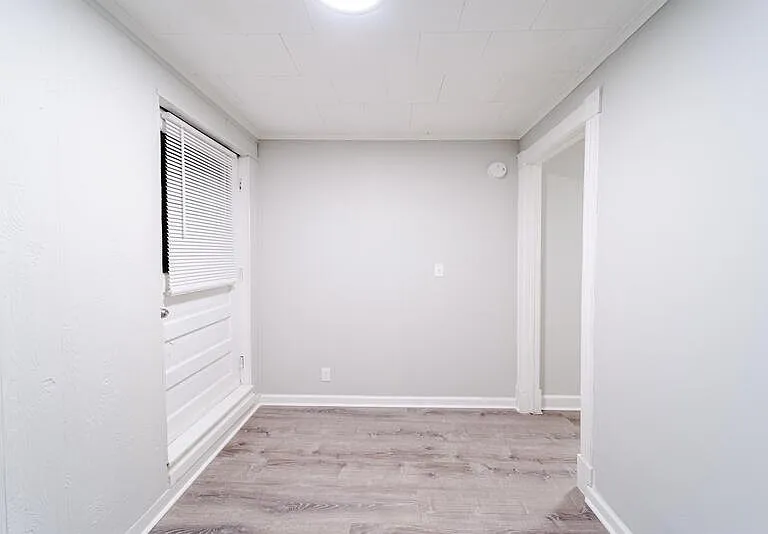 139 N Pine Ave — Photo 30