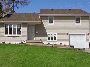 3 Amherst Dr, Massapequa, NY 11758