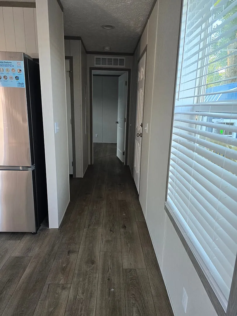 1460 Nutmeg — Photo 3