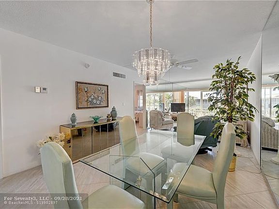 5th image of 103 NE 19th Ave APT 342