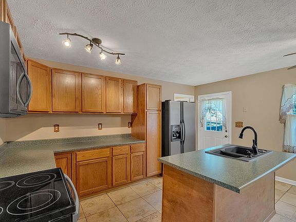 4th image of 4100 Skyland Dr