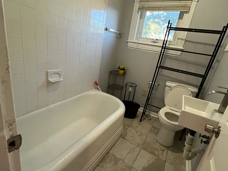 4213 Old Frederick Rd — Photo 4