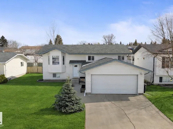 5215 44th St, Cold Lake, AB T9M 1Z7