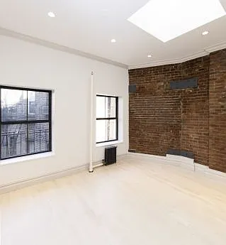 161 W 4th St #4B — Photo 2