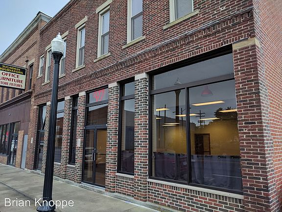 3rd image of 975 W Broad St