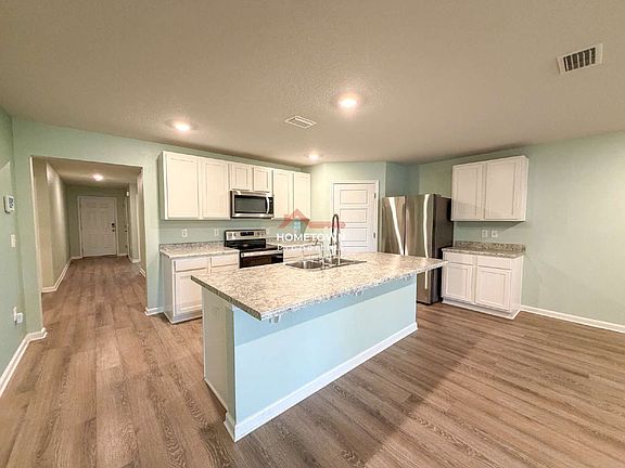 2nd image of 903 Lovebird Ct