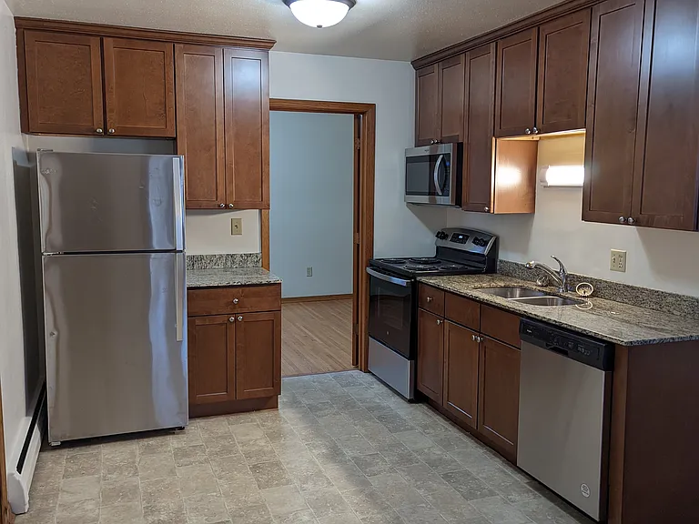 701 Portland Ave #5 — Photo 4