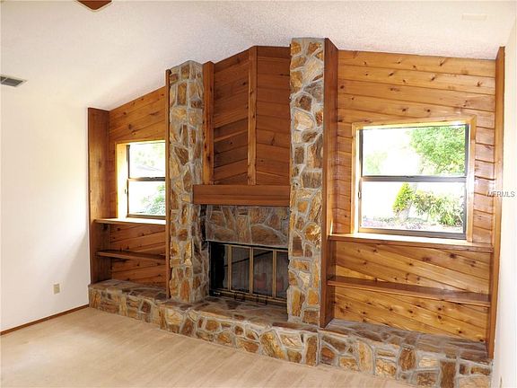 5th image of 409 Bayfield Dr