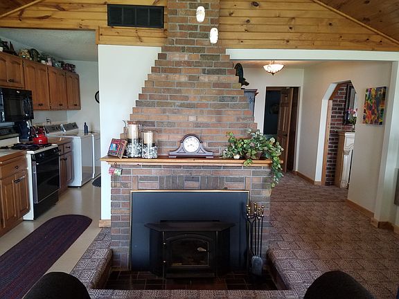 2nd image of 794 Woodland Dr