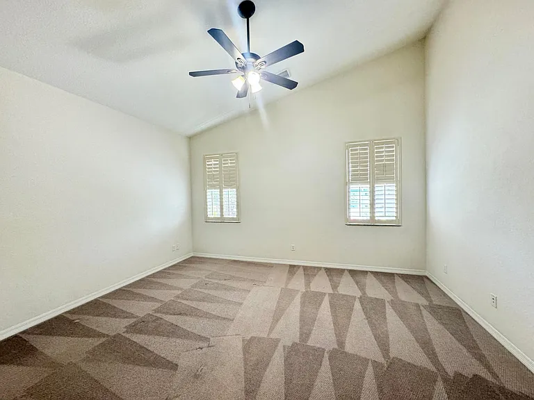 902 S Federal Hwy — Photo 25